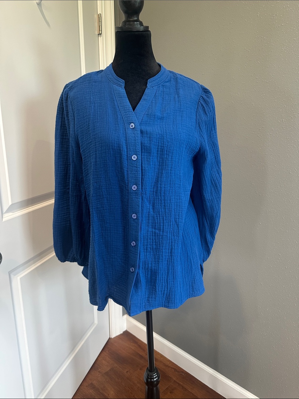 Chico’s Blue Button-Front Women’s Top